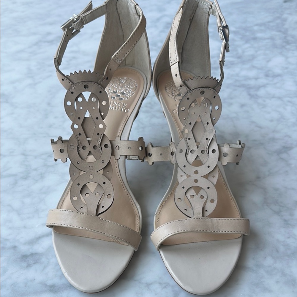 Vince Camuto Elegant Beige Sandals NWOT size 9.5
